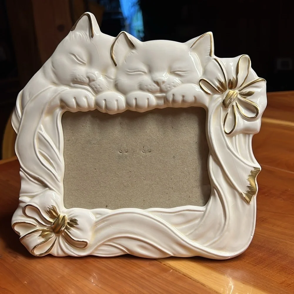 Vintage Cream and Gold Sleeping  Cats Picture Frame BONUS frame ( 2 )